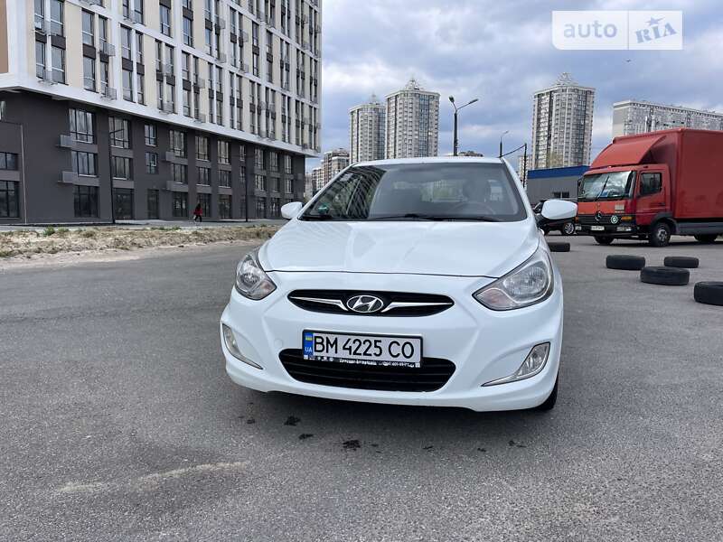 2011 hyundai accent