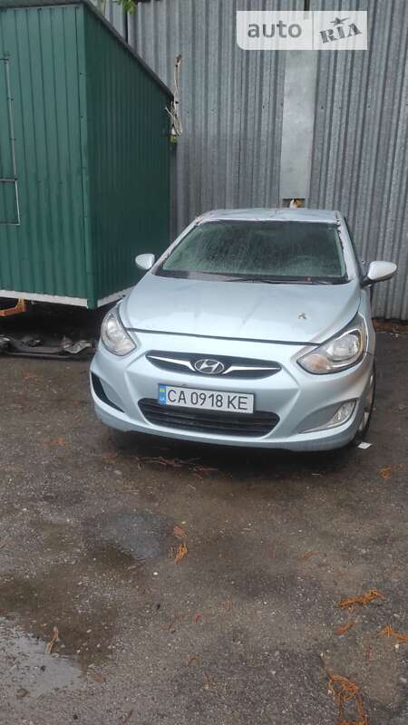 2011 hyundai accent