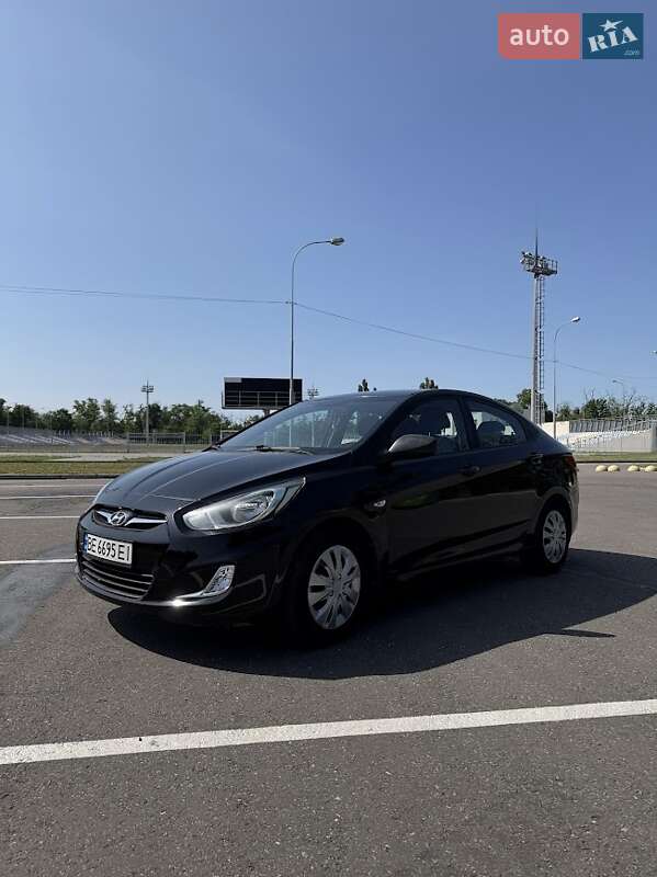 2011 hyundai accent
