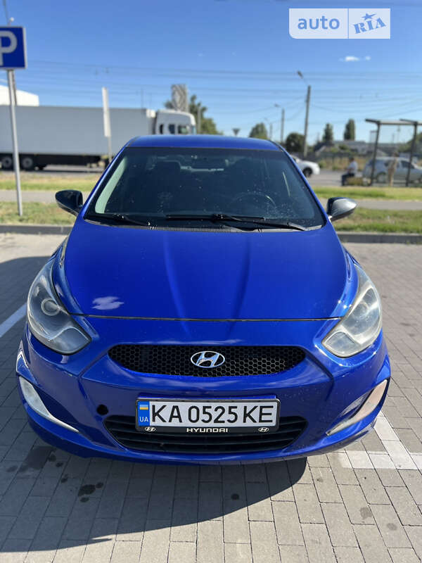 2011 hyundai accent