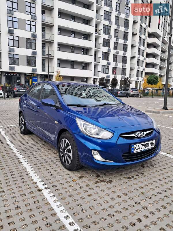 2012 hyundai accent
