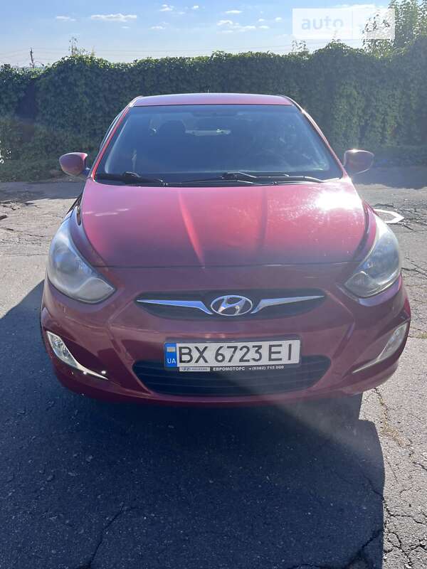2012 hyundai accent