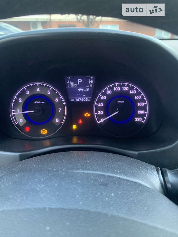 2012 hyundai accent