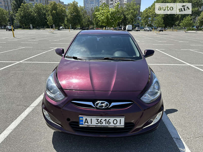 2012 hyundai accent