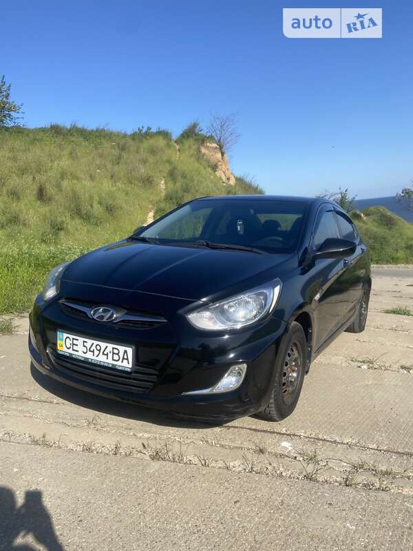 2012 hyundai accent