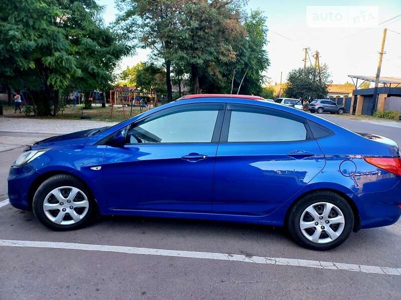 2012 hyundai accent