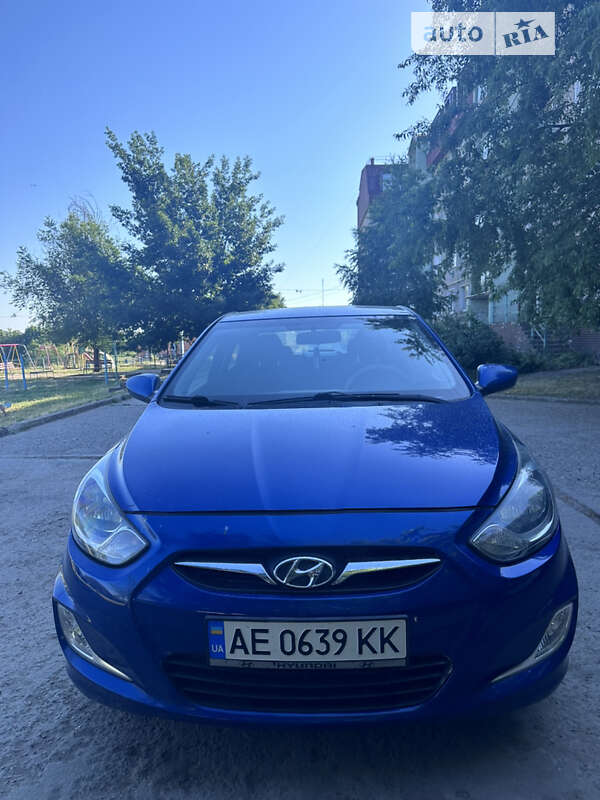2012 hyundai accent