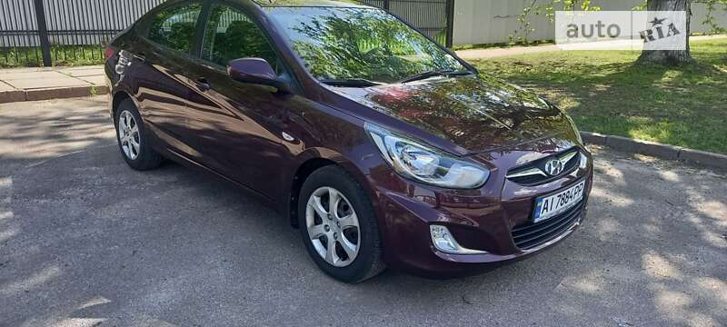 2012 hyundai accent