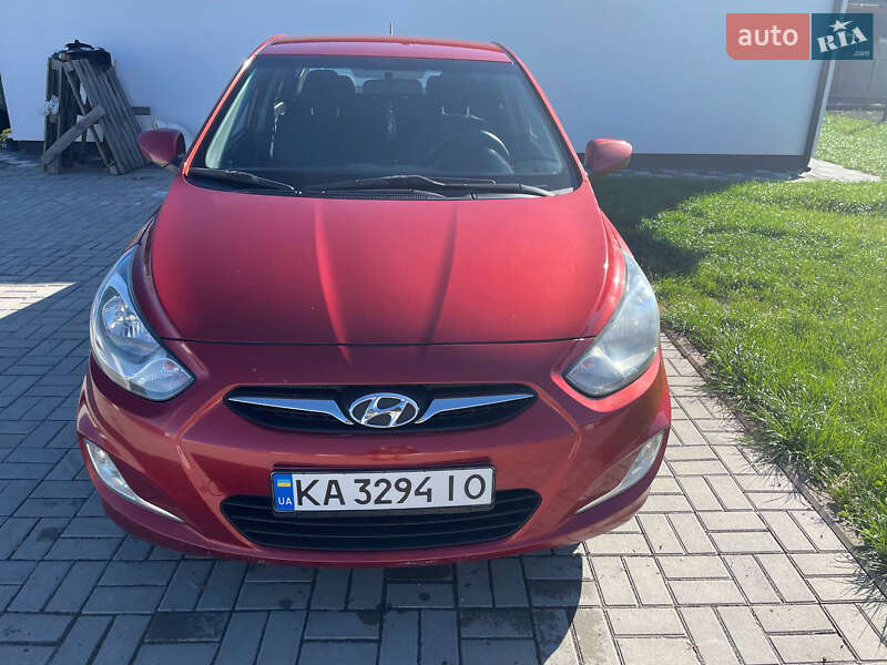 2012 hyundai accent