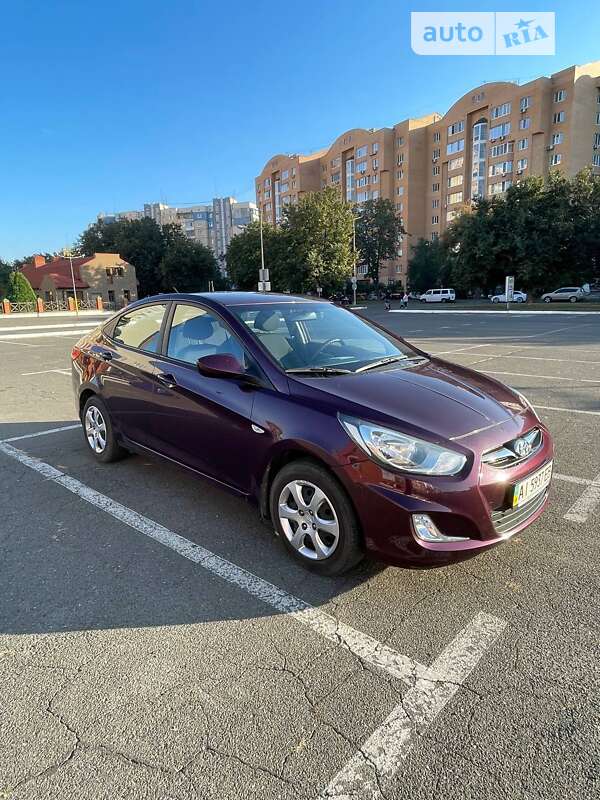 2012 hyundai accent