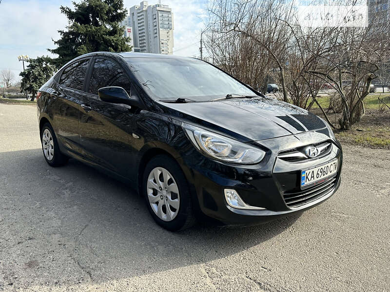 2012 hyundai accent