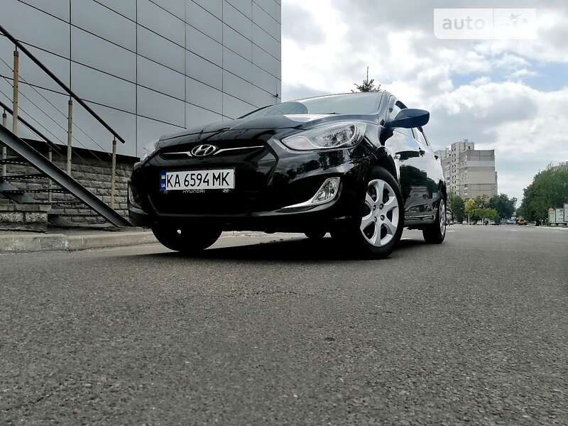 2012 hyundai accent