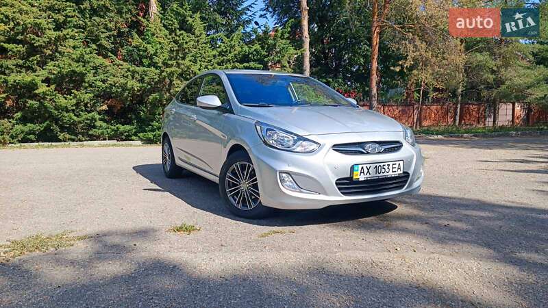 2012 hyundai accent