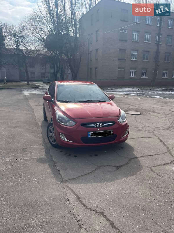 2013 hyundai accent