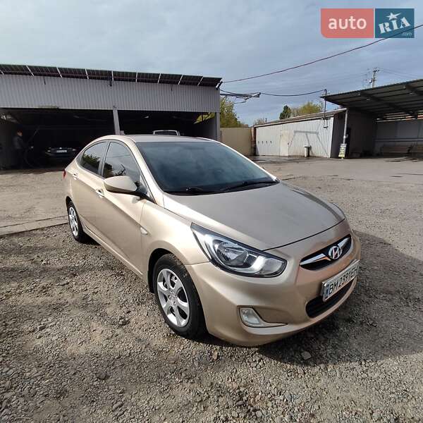 2012 hyundai accent