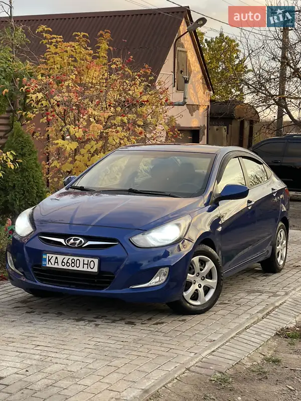 2013 hyundai accent