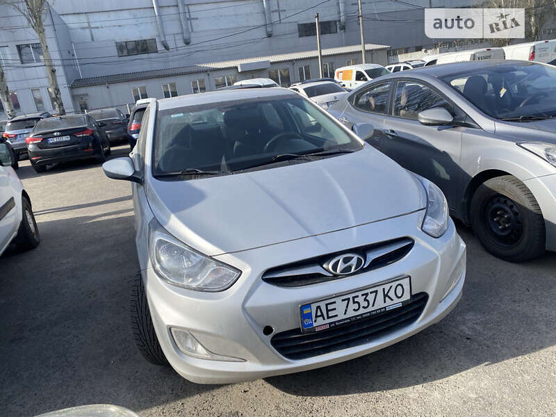2012 hyundai accent