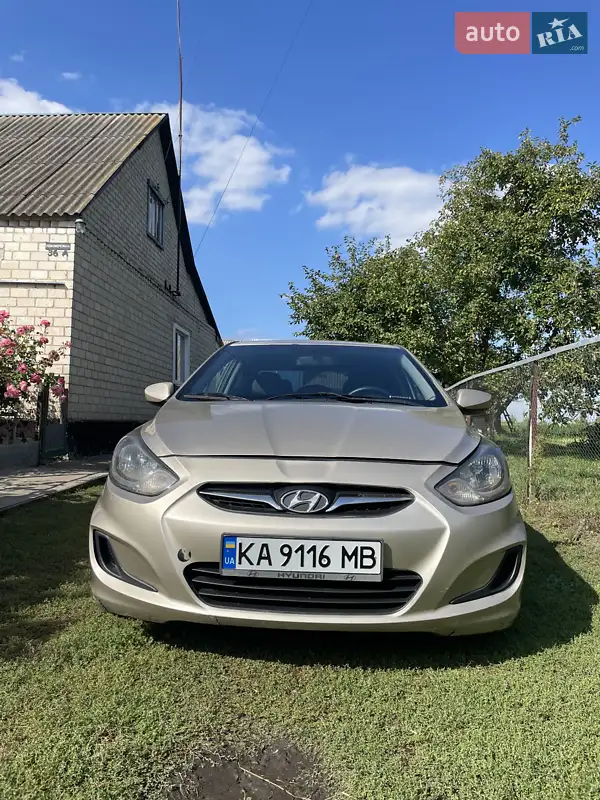 2013 hyundai accent