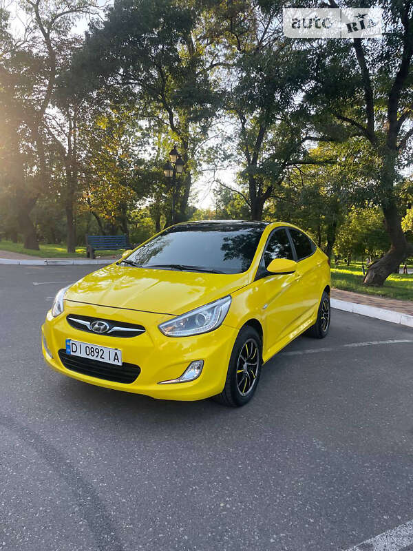 2013 hyundai accent
