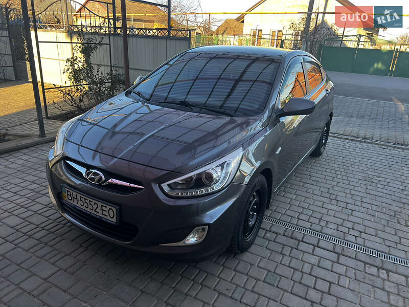 2013 hyundai accent