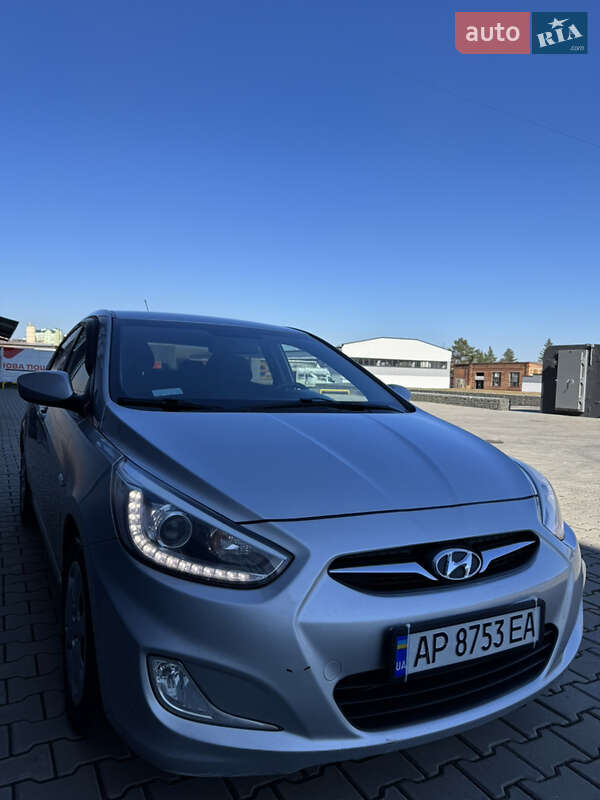2013 hyundai accent