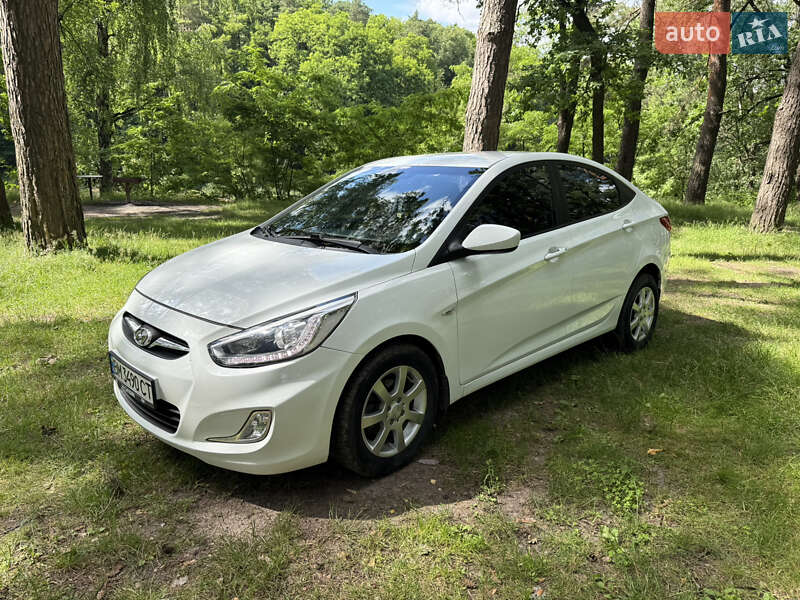 2013 hyundai accent
