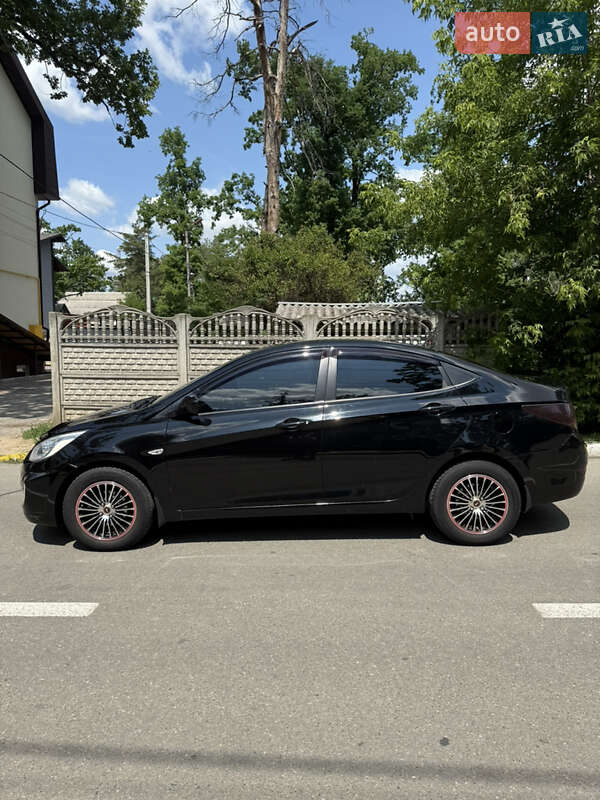 2014 hyundai accent