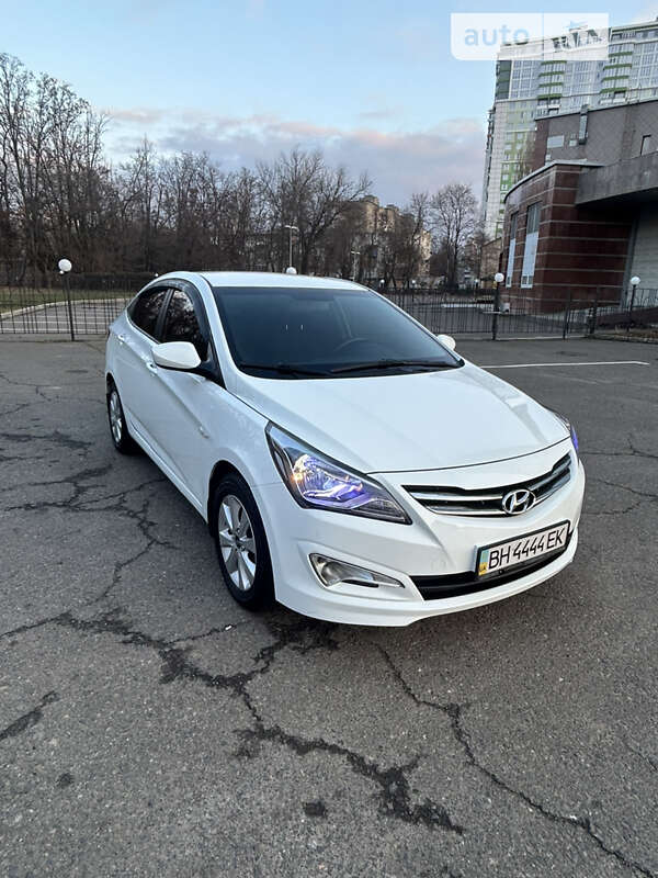 2016 hyundai accent