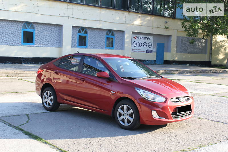 2011 hyundai accent