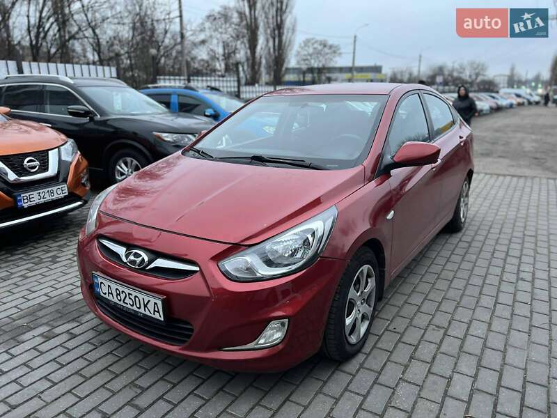 2011 hyundai accent