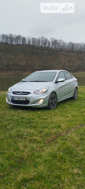 2011 hyundai accent