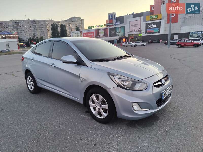 2011 hyundai accent