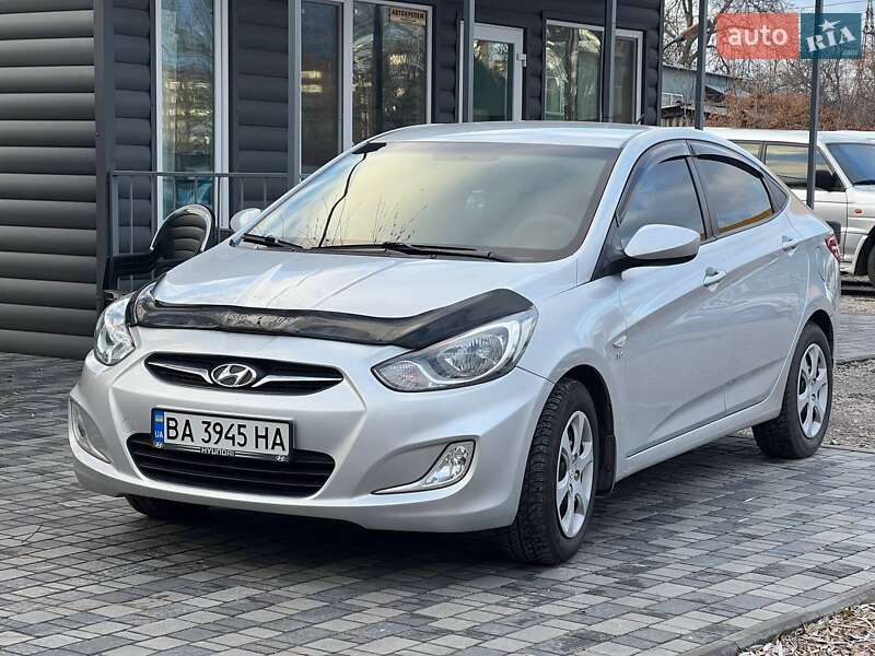 2011 hyundai accent