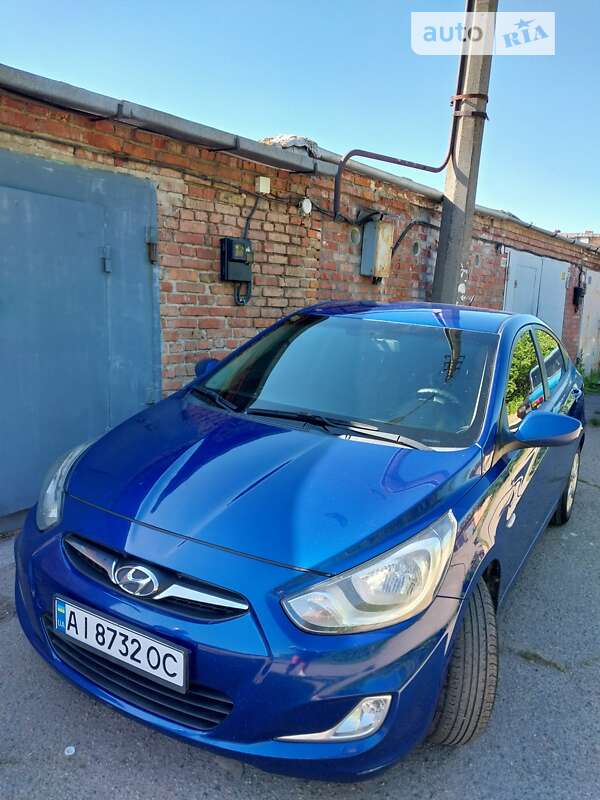 2011 hyundai accent