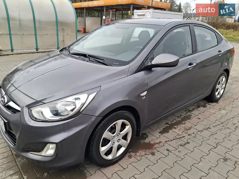 2011 hyundai accent