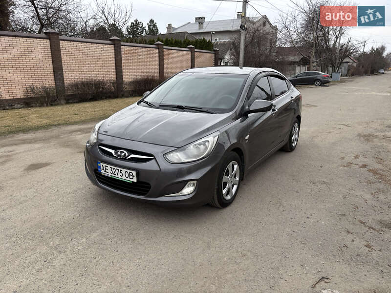2011 hyundai accent