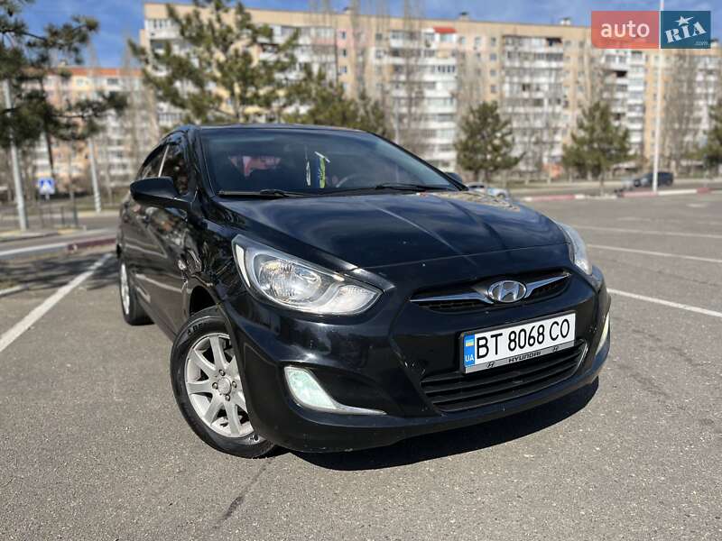 2012 hyundai accent