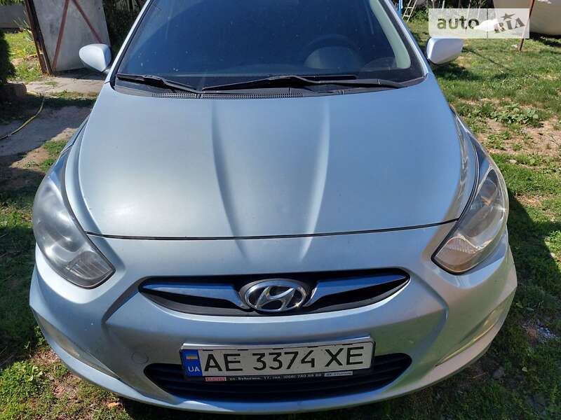 2012 hyundai accent