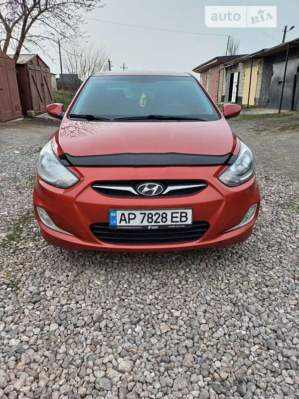 2012 hyundai accent
