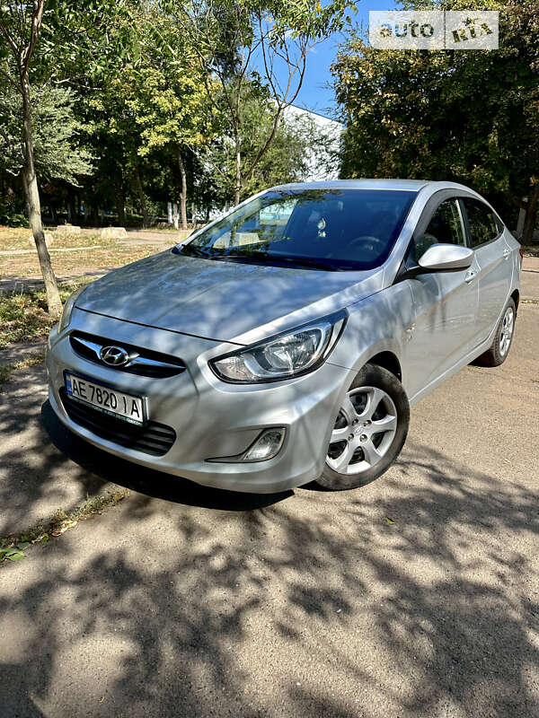 2013 hyundai accent