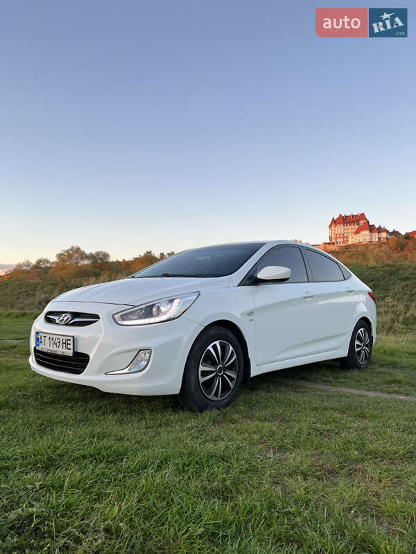 2013 hyundai accent