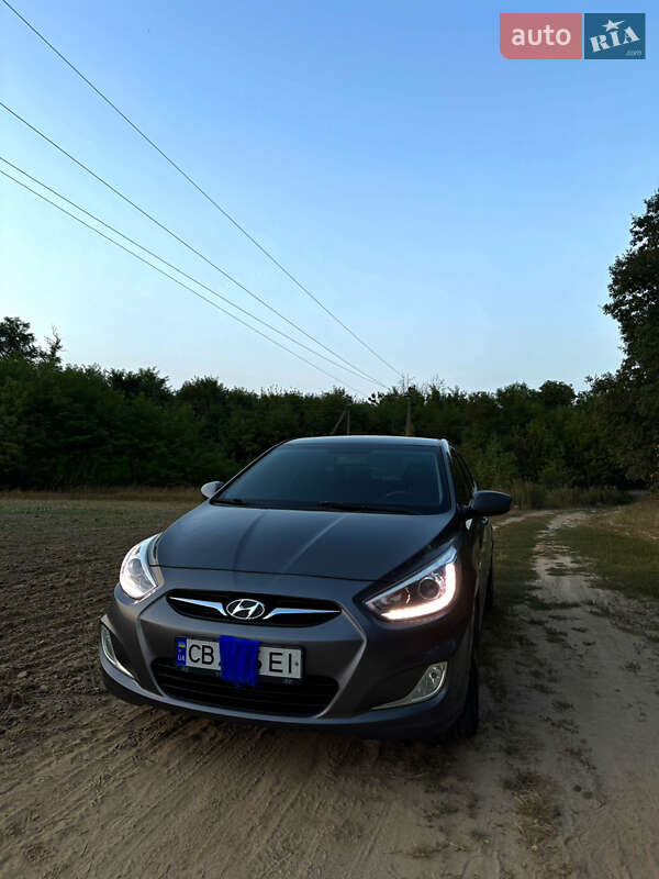 2013 hyundai accent