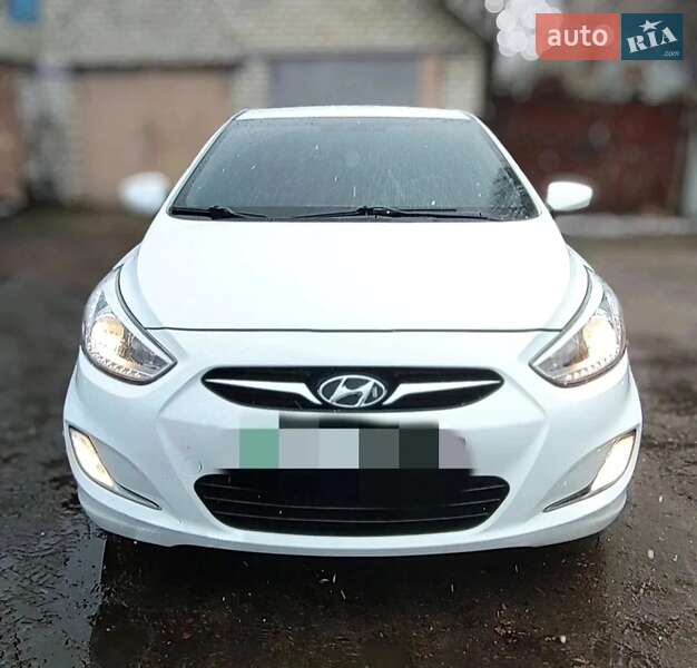 2013 hyundai accent