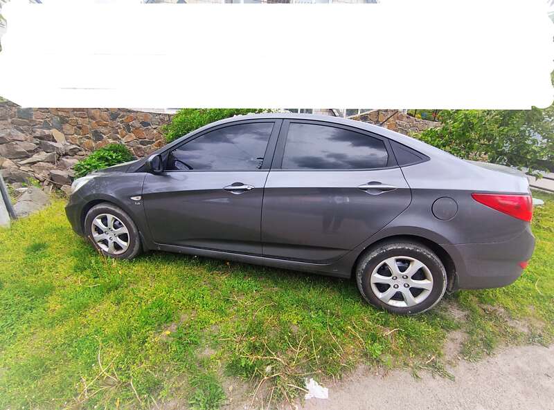 2013 hyundai accent