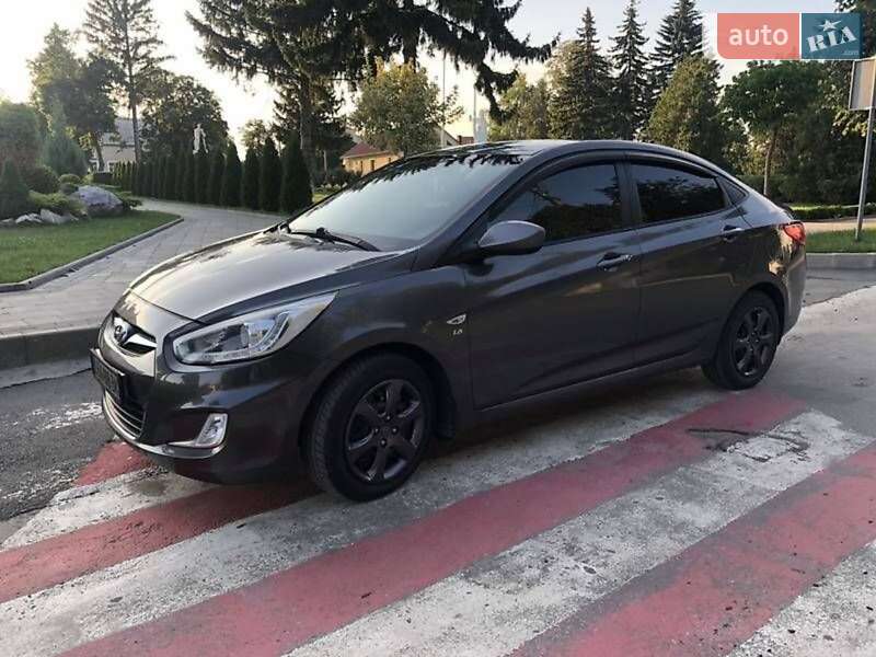 2013 hyundai accent