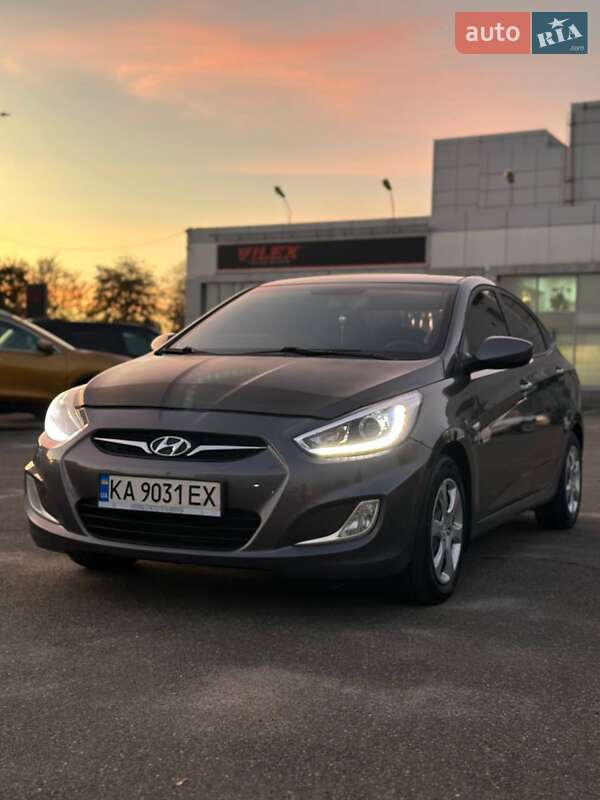 2013 hyundai accent