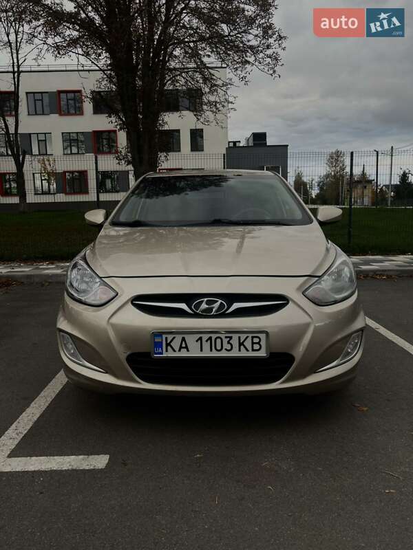 2011 hyundai accent