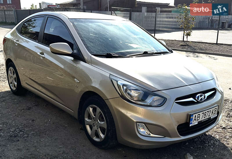 2011 hyundai accent