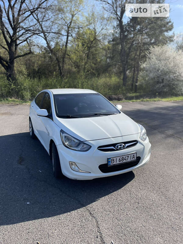 2011 hyundai accent