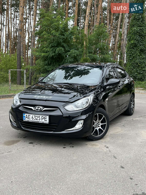 2011 hyundai accent